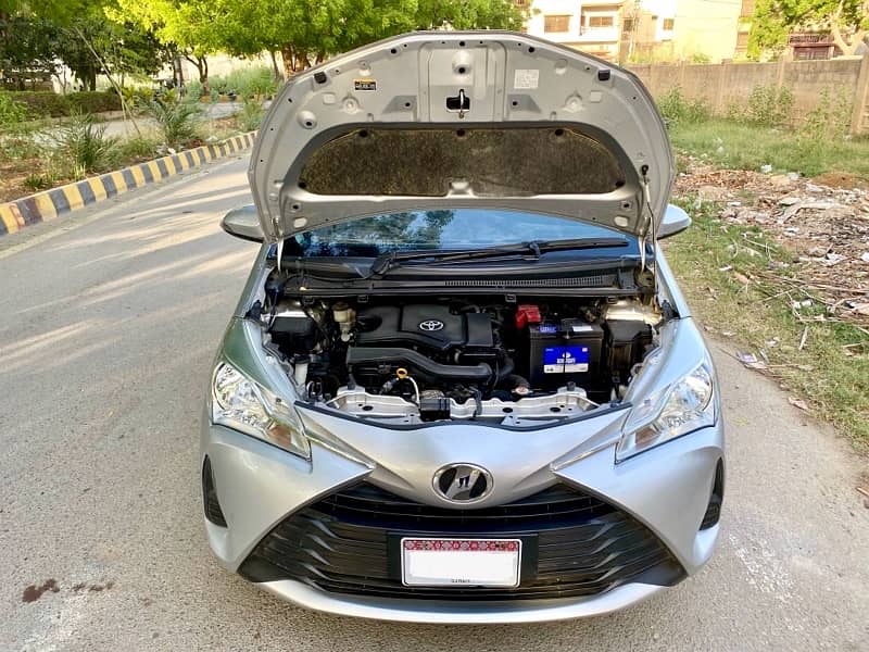 Toyota Vitz 2018 model 2023 register 1st owner family use car 6