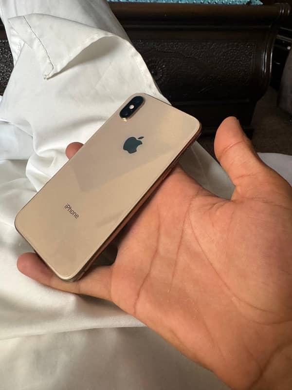 iphone xs,  Pta approved, 64gb, golden color 0