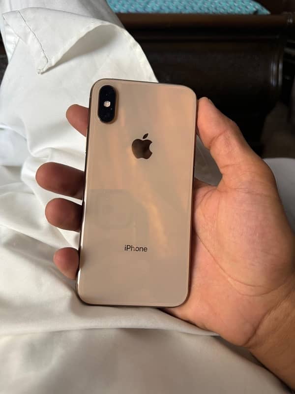 iphone xs,  Pta approved, 64gb, golden color 1