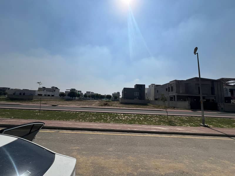 1-KANAL PLOT FOR SALE, ON GROUND, Possession, LDA APPROVED, IN TALHA BLOCK- BAHRIA TOWN LAHORE 2