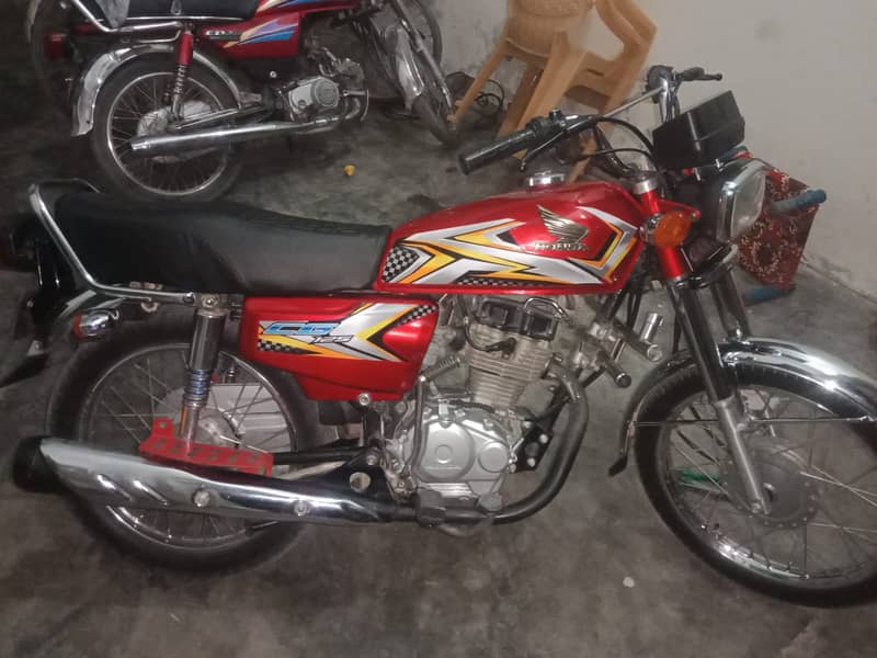 Honda cg125 2015 but like new 2