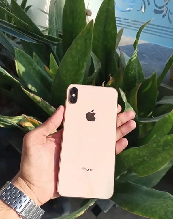 iphone xs max  64gb pta approved 0