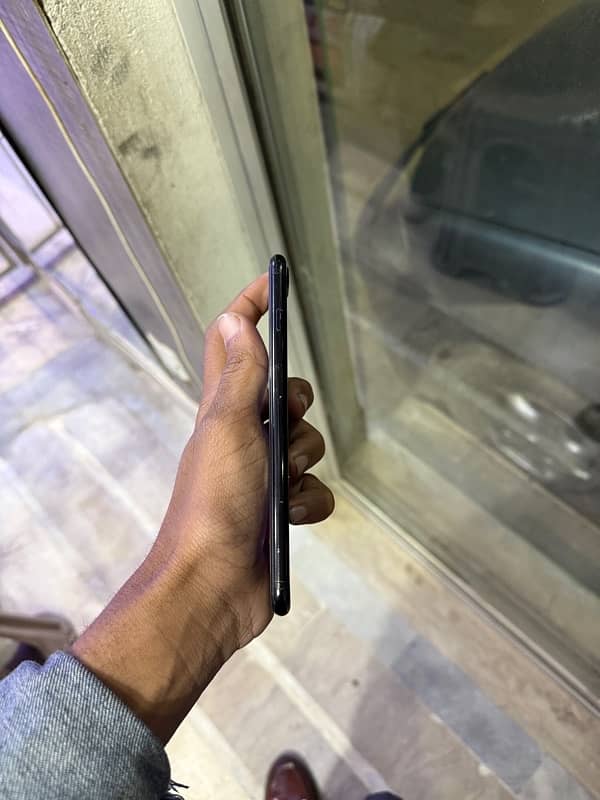 iphone 7 plus 128Gb pta approved 1