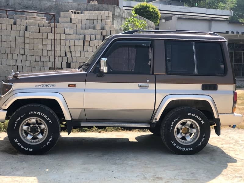 Toyota Land Cruiser 1990 6