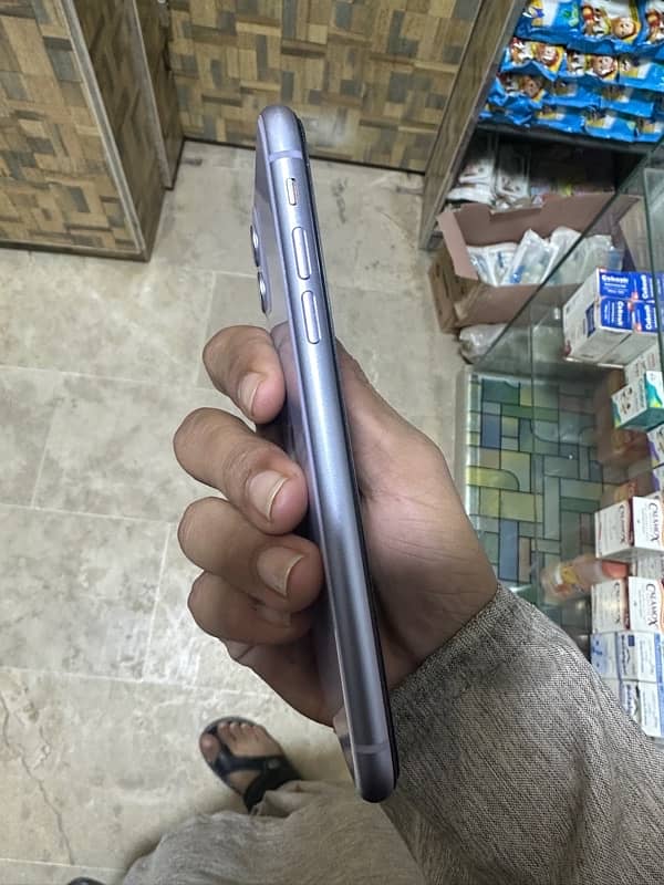 iPhone 11 Non 64 Gb 2