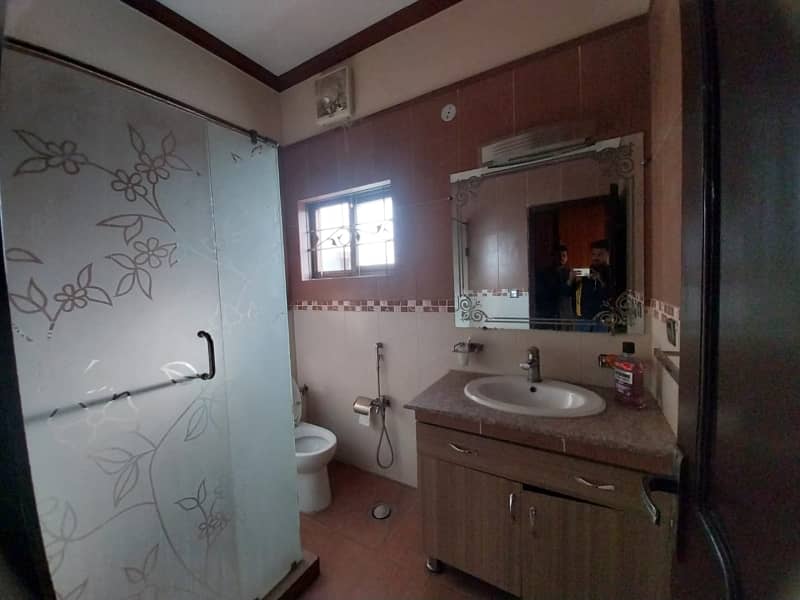 1 Kanal Upper Portion Available For Rent Good Location 2