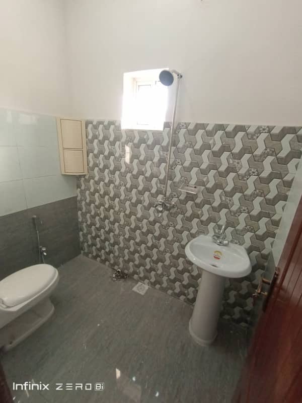 Formanite Housing Scheme 4 Marla Upper Portion For Rent For 15