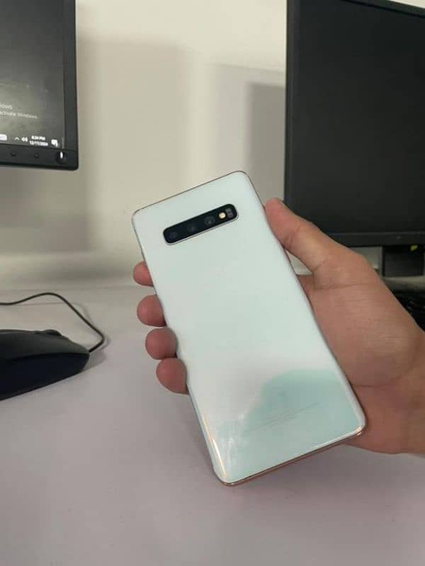 S10 Plus 1