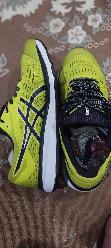 ASICS Shoes Size 9 Number 2