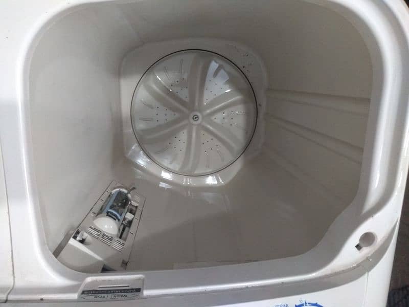 Haier washing machine Semiautomatic twin tub capacity 8 kg 4