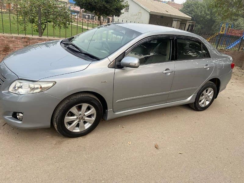 Toyota Corolla Altis 2010 1