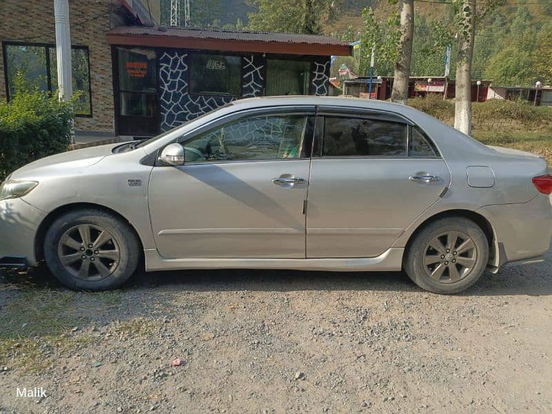 Toyota Corolla Altis 2011 4