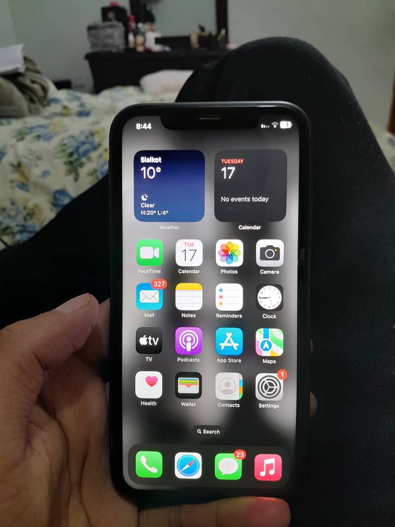 Apple iPhone 11 3