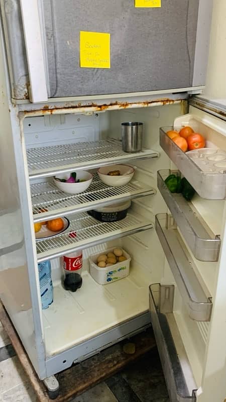 Dawlance Medium Size Fridge for Sale 4