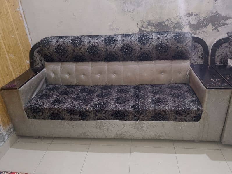 second hand sofa 2