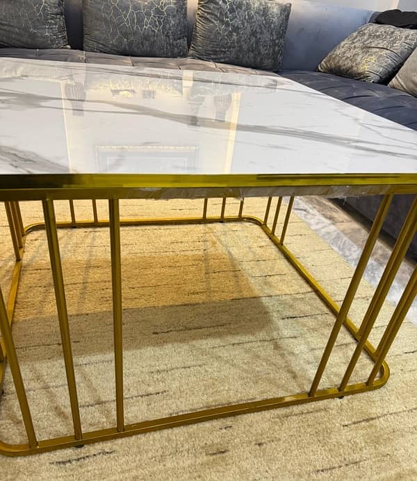 Stylish modern center table for TV lounge 2