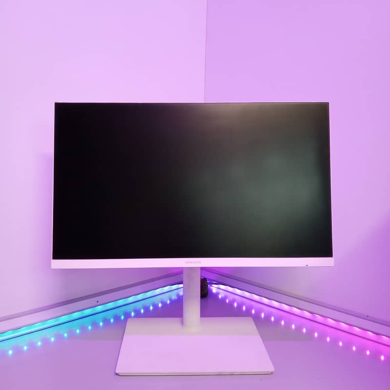 24inch 2K QHD IPS Type C Samsung Gaming Borderless Monitor 3