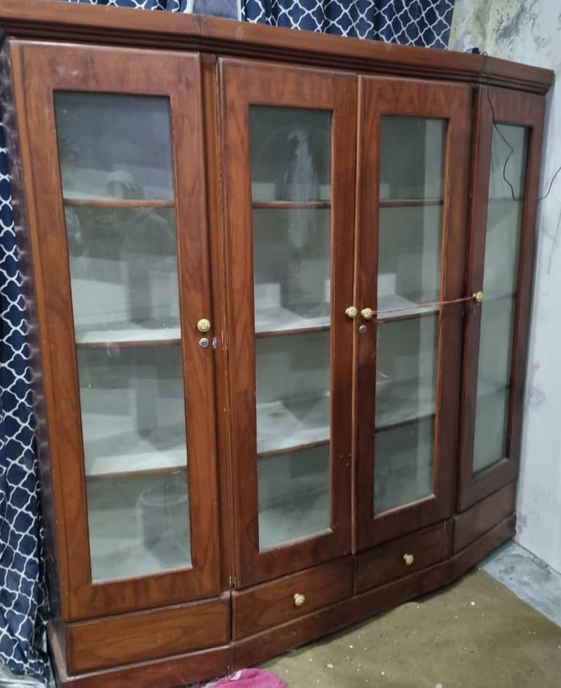 wooden showcase for cutlery 0