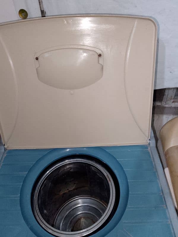 Washing machine and dryer 1