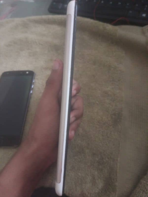 Huawei mediapad panel broken for sell in malir cantt 6