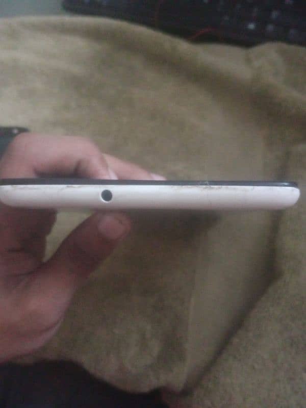 Huawei mediapad panel broken for sell in malir cantt 9