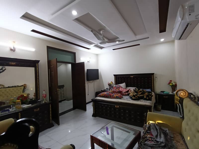 8 Marla Double Unit house for sale in Military Accounts Society Near park masjid and market 12