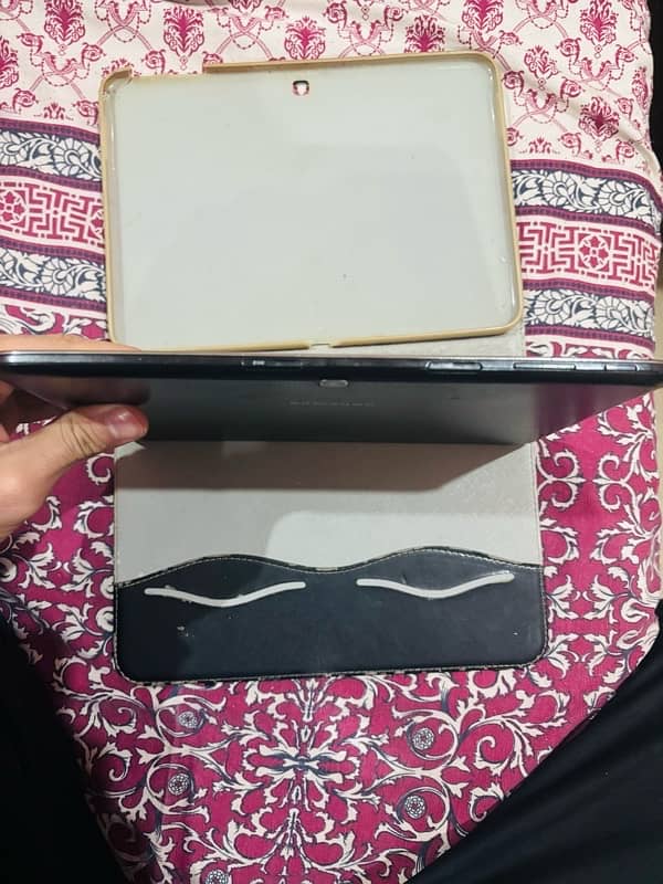 Selling samsung Tab 4 in good condition 5