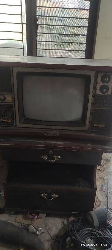 Antique Piece 50 years old color tv 0