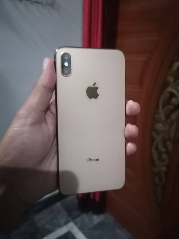 I phone xs max. . non pta. factory unlocked. . 256gb 0