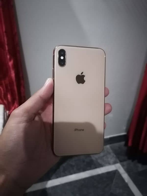 I phone xs max. . non pta. factory unlocked. . 256gb 2