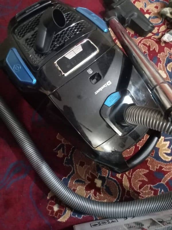 vacuum cleaner in a very good condition 1