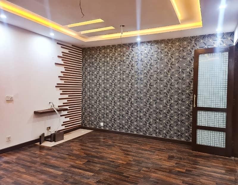 1 Kanal Vip Upper Portion Available For Rent In Arcitect Society Near Johertown Ucp University Lahore 14