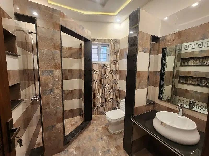 10 Marla Brand New Spanish Luxury Upper Portion Available For Rent In Johertown Near BOR Society Lahore By Fast Property Services With Original Pics 28