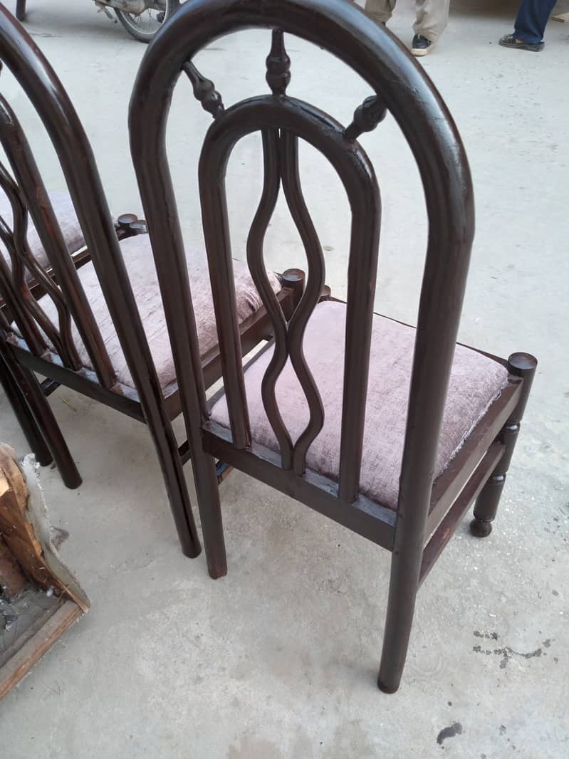 4 chairs Dining table for sale 2