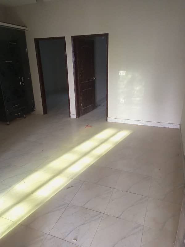 Brand New *3 Bed Lounge* Apartment With *Roof* 1