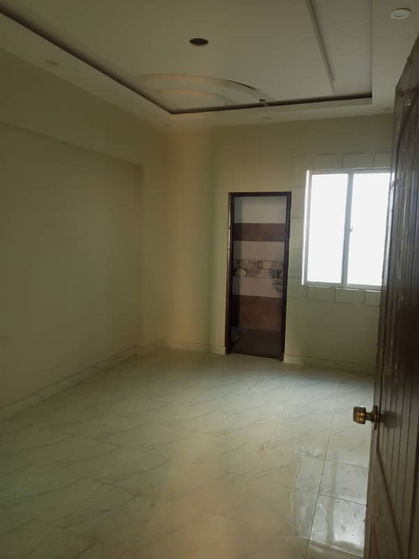 Brand New *3 Bed Lounge* Apartment With *Roof* 7