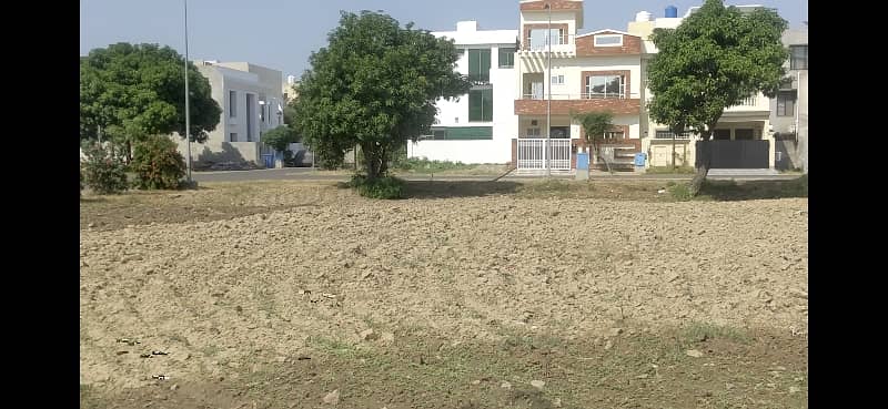 7 MARLA Plot Available For Sale In DREAM GARDEN LAHORE. Well Hot Location 100 Ft Road By FAST PROPERTY SERVICES 6