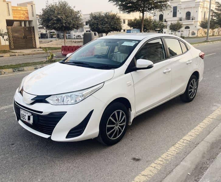 Toyota Yaris manual 2020/21 betr than Xli Gli alsivin city cultus Alto 4