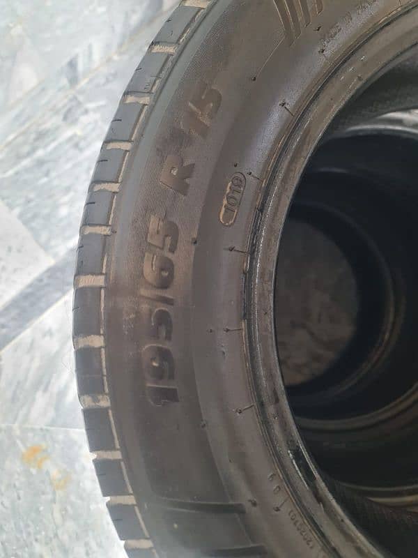 Toyota Corolla 4 tyre 2