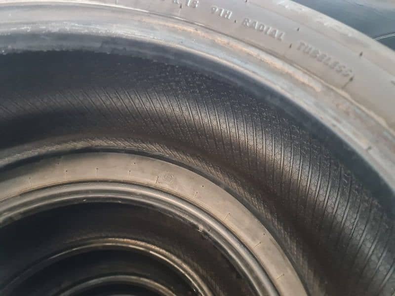 Toyota Corolla 4 tyre 3