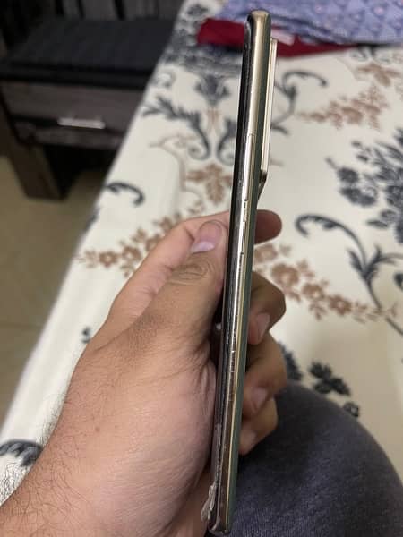 INFINIX NOTE 40 PRO. 9 MONTHS WARRANTY. 10/10 CONDITION . 2