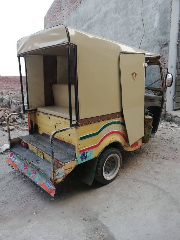 6 Seater Rozgar Rickshaw in good condition for sale 0