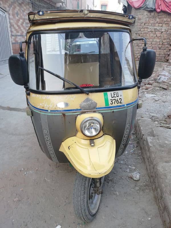6 Seater Rozgar Rickshaw in good condition for sale 1