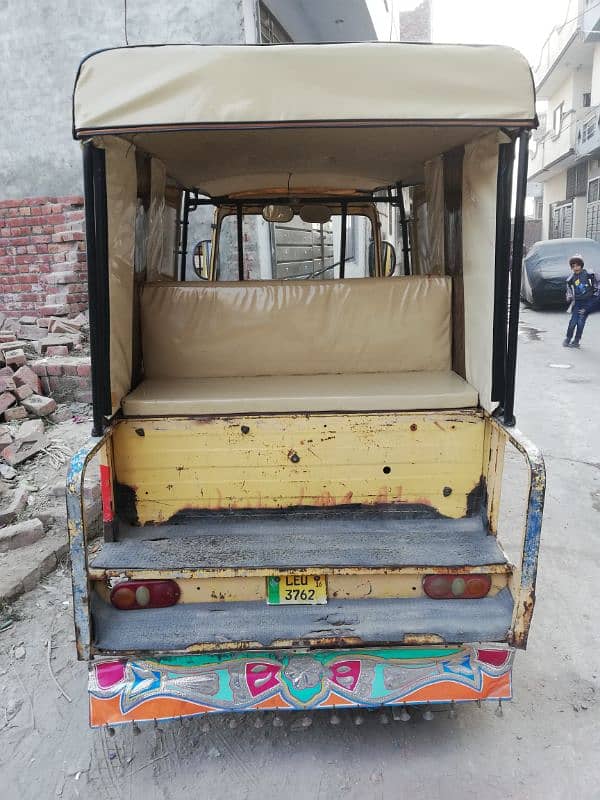 6 Seater Rozgar Rickshaw in good condition for sale 8