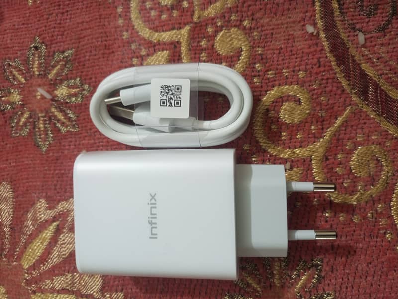 INFINIX 33W CHARGER with cable 0