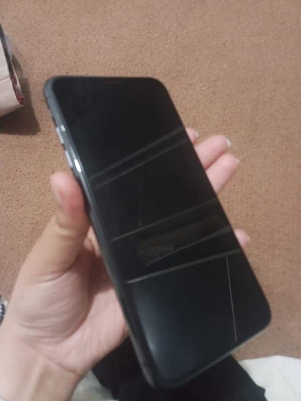 urgent sale iPhone XS max black color 0