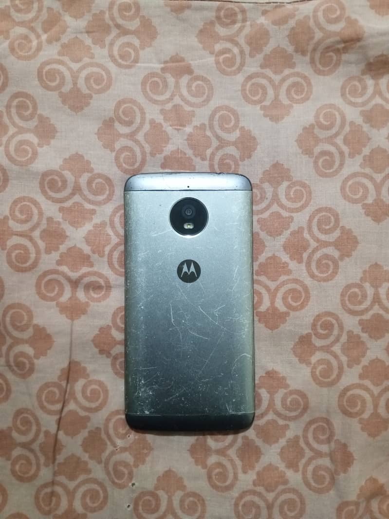 Moto E4 Plus 1