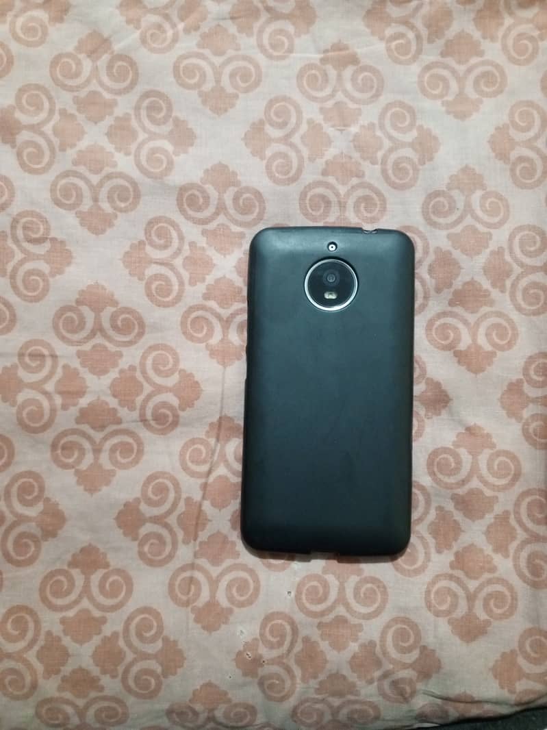 Moto E4 Plus 4