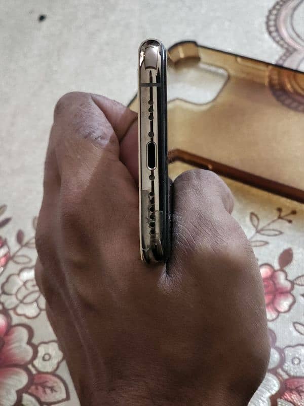 I phone 11 pro 256 gb non pta condition 10/10 2