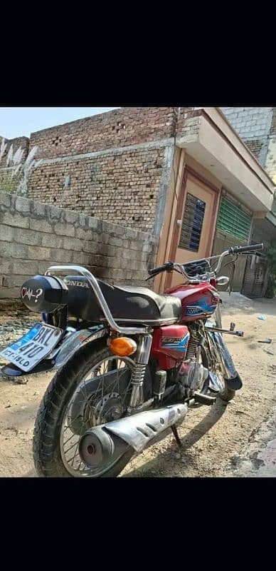 Honda 125  model 2021 Islamabad golden Numbers own my name urgent sale 6